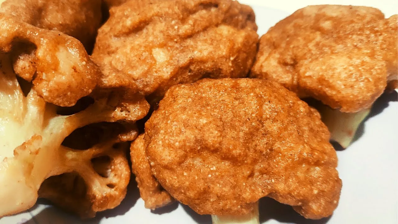 CAULIFLOWER WITH BENYE SAUCE